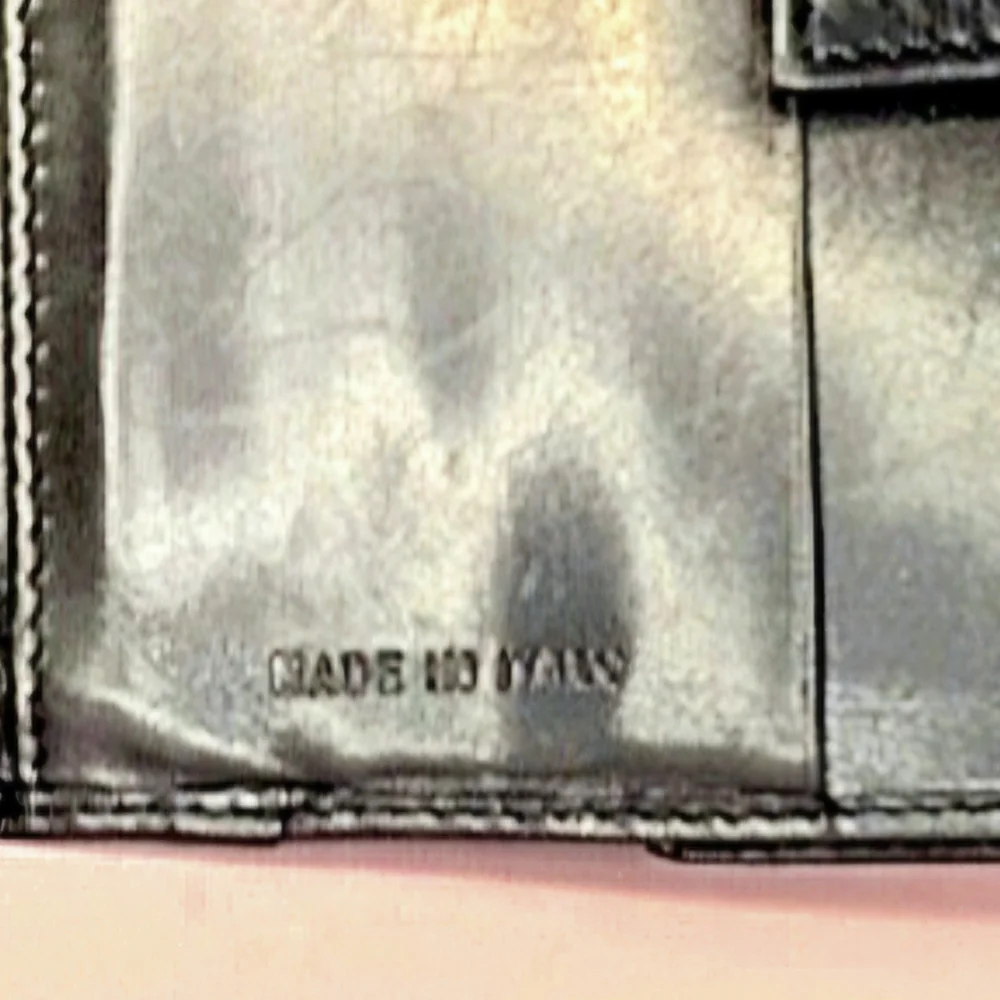 🧈Prada Logo Plate BUTTER Soft Leather Bi-Fold Vintage Black Wallet🧈